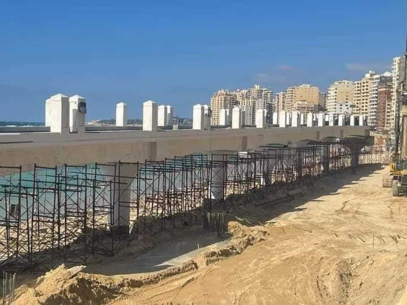 جسر السادات من شاطئ بوريفاج في الإسكندرية