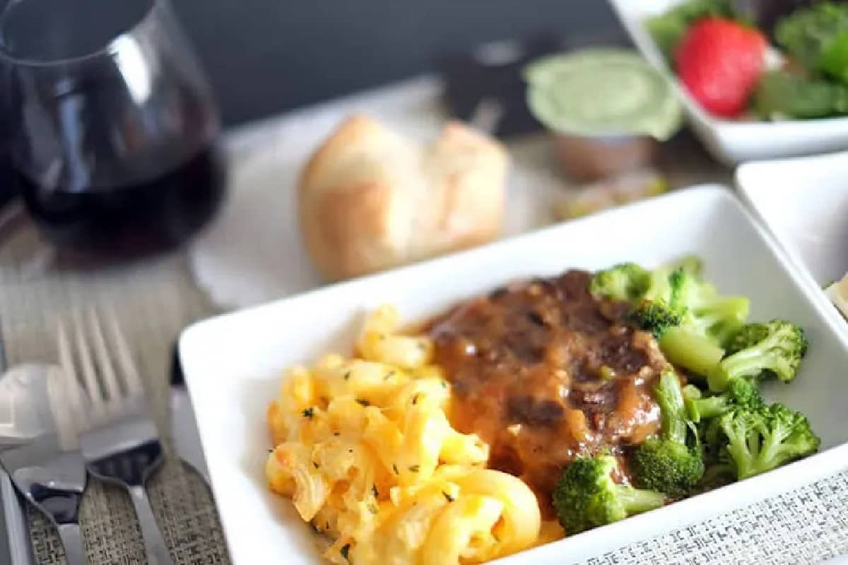 وجبات مجانية على متن الطائرة