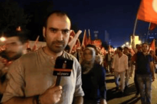 أتراك يعتدون على مراسل أجنبي watanserb.com