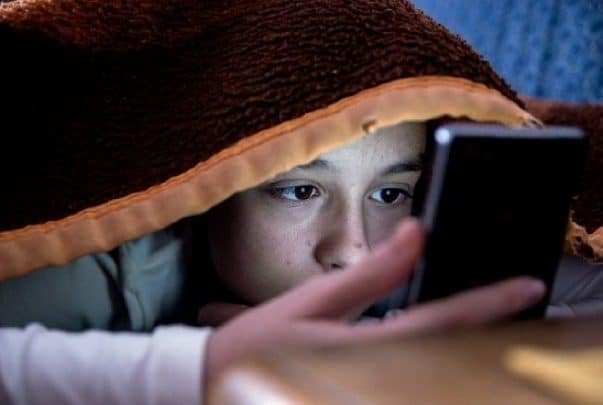 تطبيق جديد لياباني يكشف عن العراة ويوقِفَهم قبل أن يستغلوا الأطفال جنسيا يتردد الآباء عند شراء الهواتف الذكية لأولادهم خوفا من الاستغلال الحنسي لهم watanserb.com