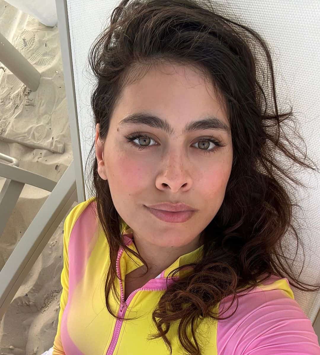 هاجر أحمد تفاجئ متابعيها بملابس البحر