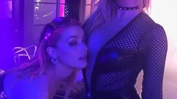 مشاكل آمبر هيرد ستنتهي مقابل مشاركتها في فيلم إباحي مقابل هذا المبلغ الخيالي! watanserb.com