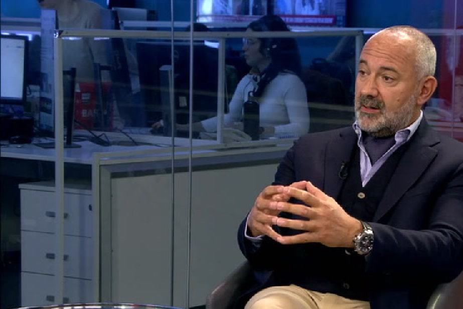 الخبير إيمانويل أوتولينغي