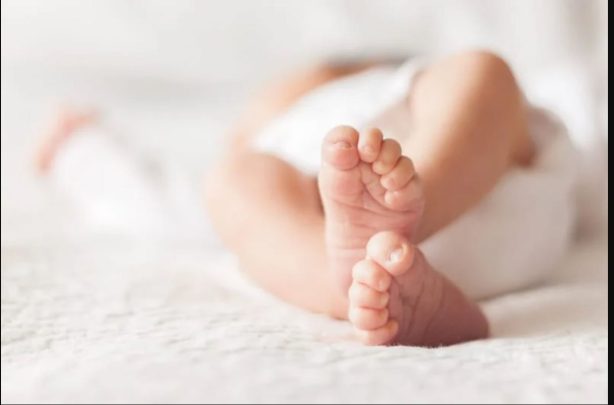 مصرية تبيع رضيعتها watanserb.com