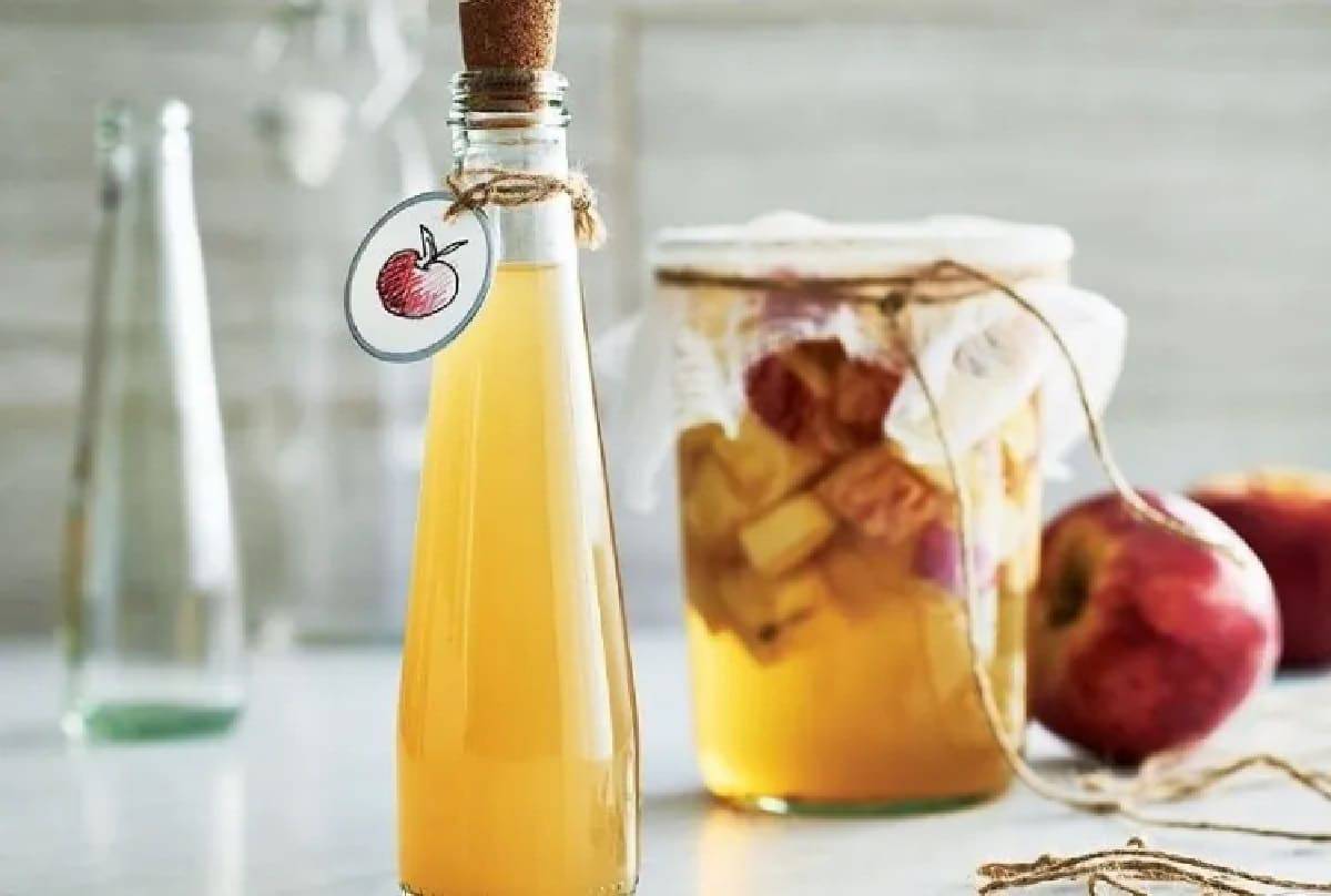 خل التفاح مكون حمضي يقضي على البكتيريا