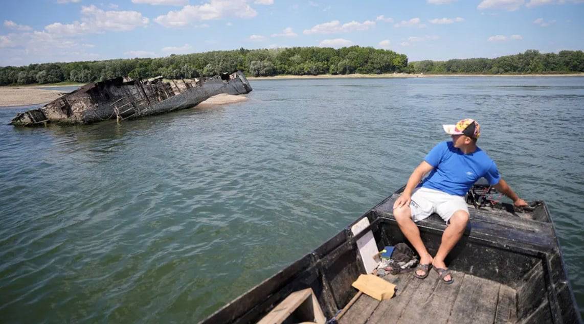 حطام سفينة حربية ألمانية من الحرب العالمية الثانية في نهر الدانوب