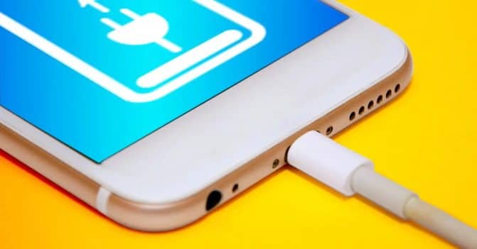 طرق مهمة لشحن هاتفك وإطالة عمره watanserb.com