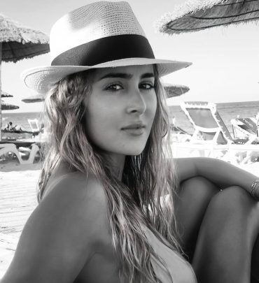 التونسية عائشة بن أحمد بالمايوه داخل حمام السباحة (شاهد) التونسية عائشة بن أحمد بالمايوه داخل حمام السباحة (شاهد) watanserb.com