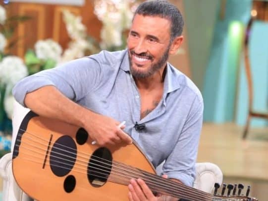 صورة صادمة لكاظم الساهر في المطار (شاهد) watanserb.com