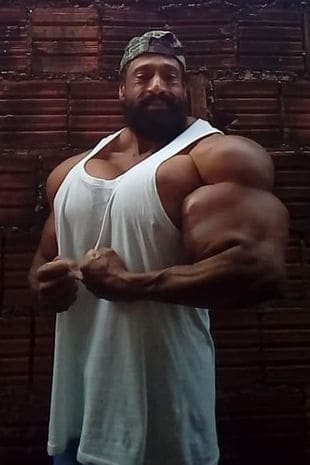 لاعب كمال الأجسام فالدير سيغاتو