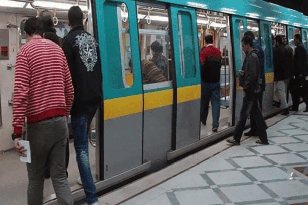 مصطفى بكري يشيد بقرار السيسي تأجيل زيادة أسعار تذاكر القطارات والمترو تقديراً لأوضاع المواطنين أسعار تذاكر القطارات والمترو watanserb.com