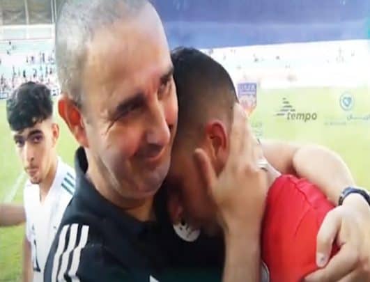 تصرف مدرب منتخب الجزائر زرقي رمان مع لاعب فلسطيني watanserb.com