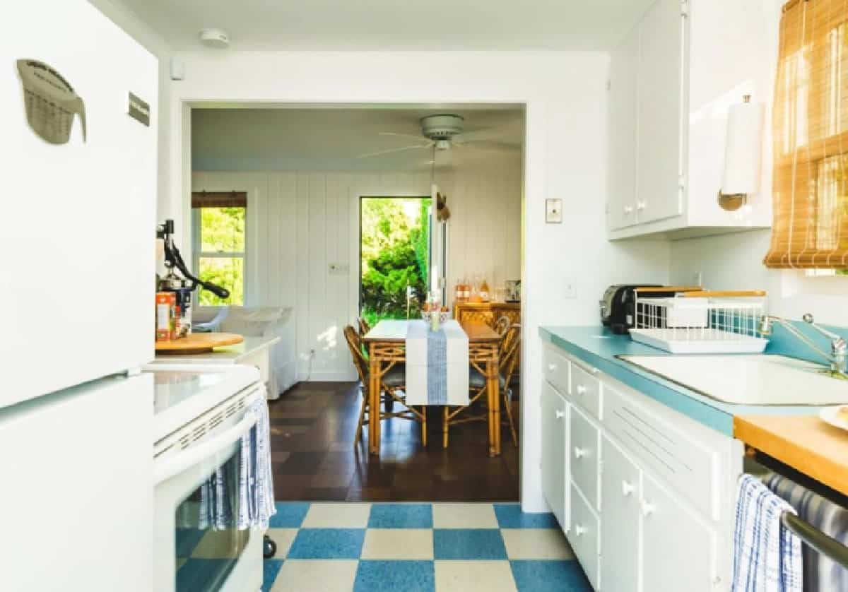 مطبخ منزل جيسيكا باركر الريفي