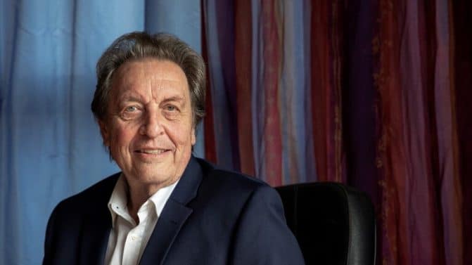 والد إيلون ماسك يقول إنه ليس فخورا بابنه الملياردير (صور) watanserb.com