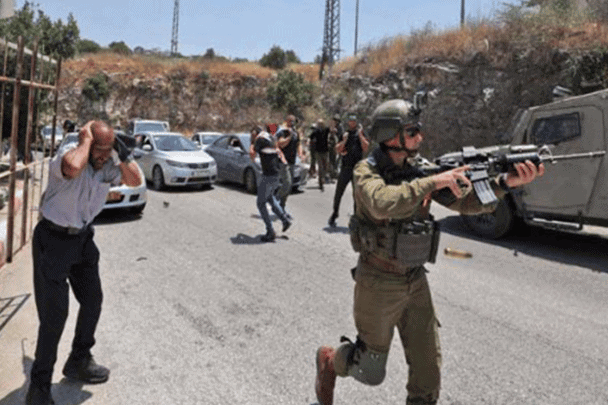 هروب قيادات المقاومة من مداهمة إسرائيلية watanserb.com