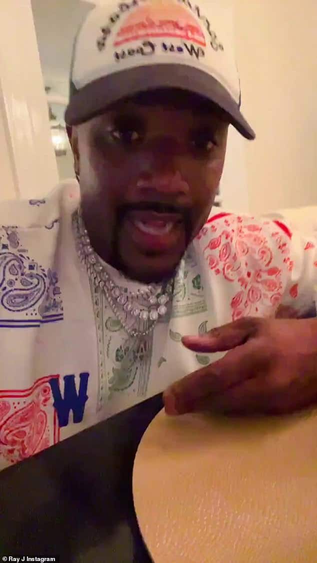 كيم كارداشيان 