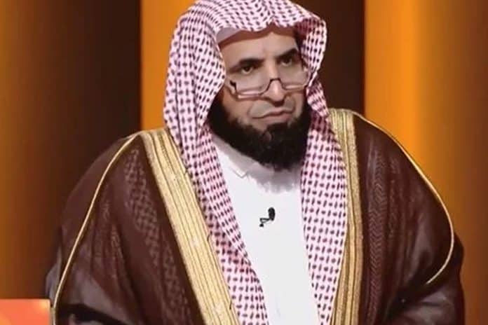 باحث شرعي سعودي يشكك في فضل صيام عرفة.. وتفاعل كبير مع تصريحاته الصادمة (فيديو) watanserb.com