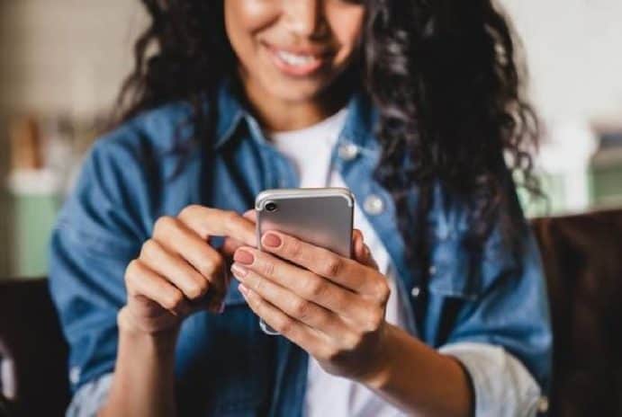 تطبيق جديد يتعرف على عدوى كوفيد-19 عن طريق الصوت watanserb.com