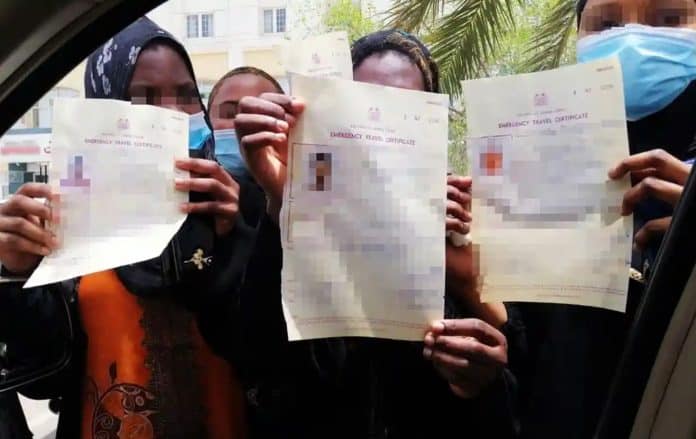 عاملات المنازل الوافدات في سلطنة عمان watanserb.com