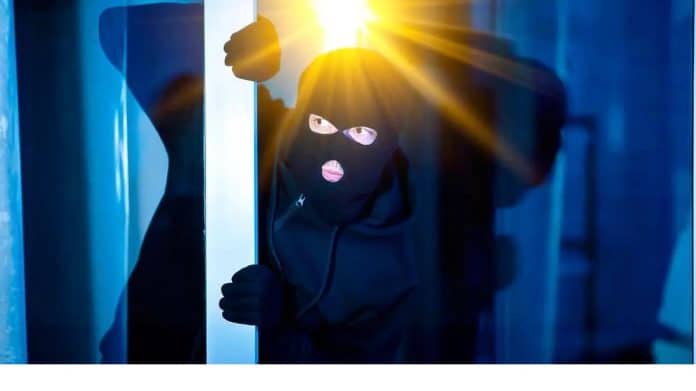 علامات تشير إلى أن منزلك مستهدف من قبل اللصوص watanserb.com