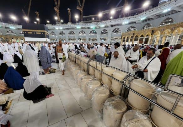 شرب ماء زمزم watanserb.com