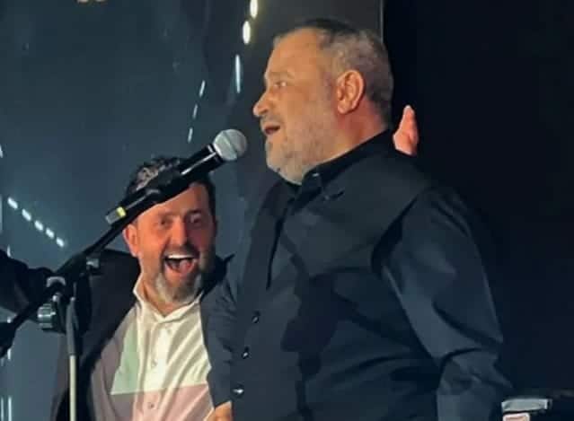 أهالي الإسكندرية يرحبون بحفل جورج وسوف بعد غياب 4 سنوات وسط أجواء مفاجئة بعد طردهم محمد رمضان.. أهالي الاسكندرية يستقبلون حفل جورج وسوف بطريقة مُفاجئة! watanserb.com