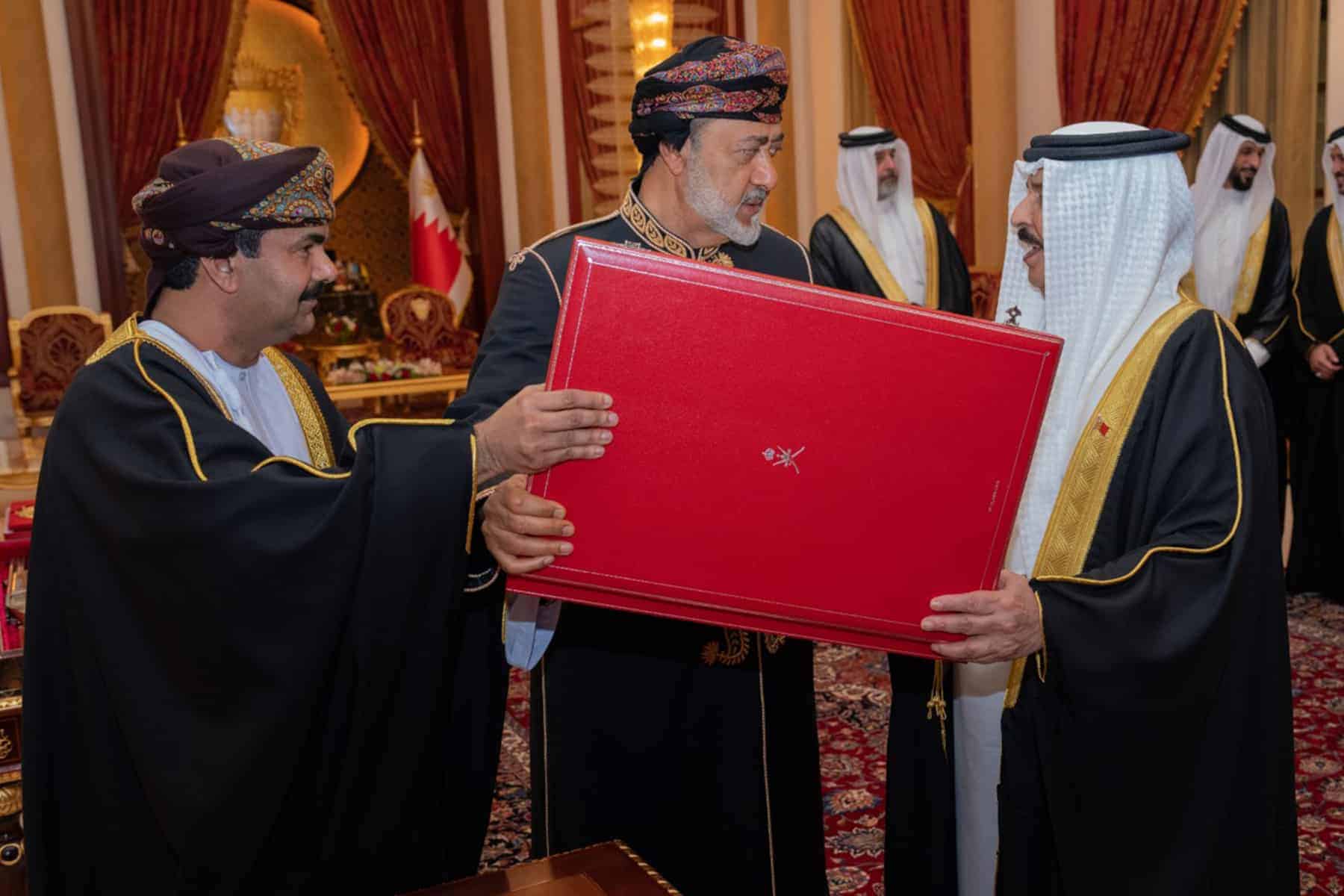 ملك البحرين و السلطان هيثم