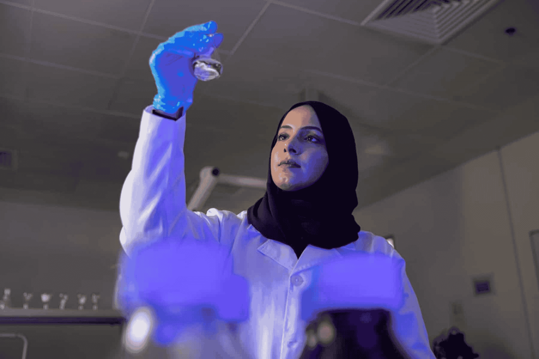 سمية السيابية..مبتكرة عمانية تتأهل للمرحلة النهائية في “نجوم العلوم” سمية السيابية watanserb.com