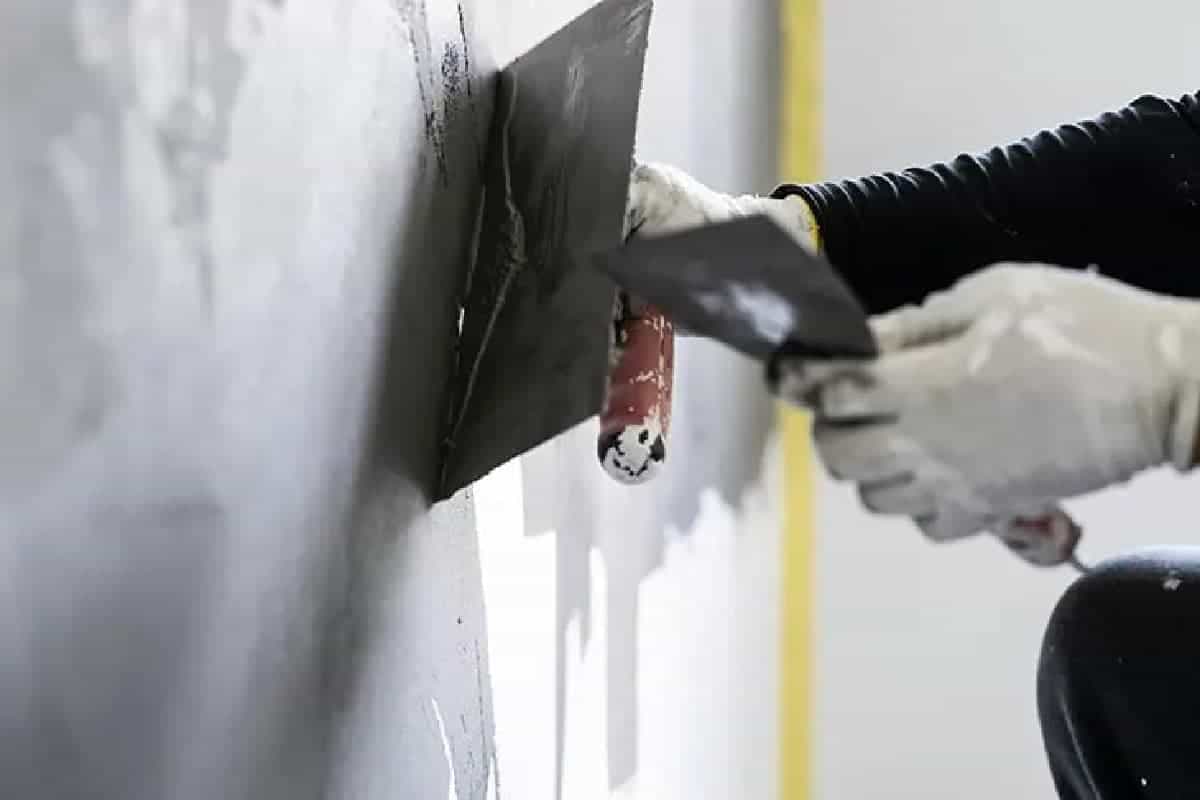  يجب ملء ثقوب الجدران والأسقف بالجص قبل الشتاء