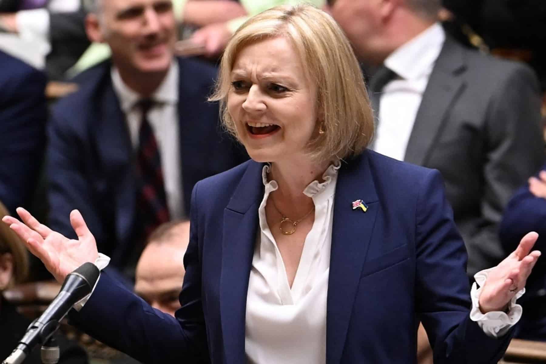 سبب استقالة ليز تراس.. “ليلة الفوضى” أطاحت بها وروسيا تصف الأمر بـ”العار” ليز تراس watanserb.com