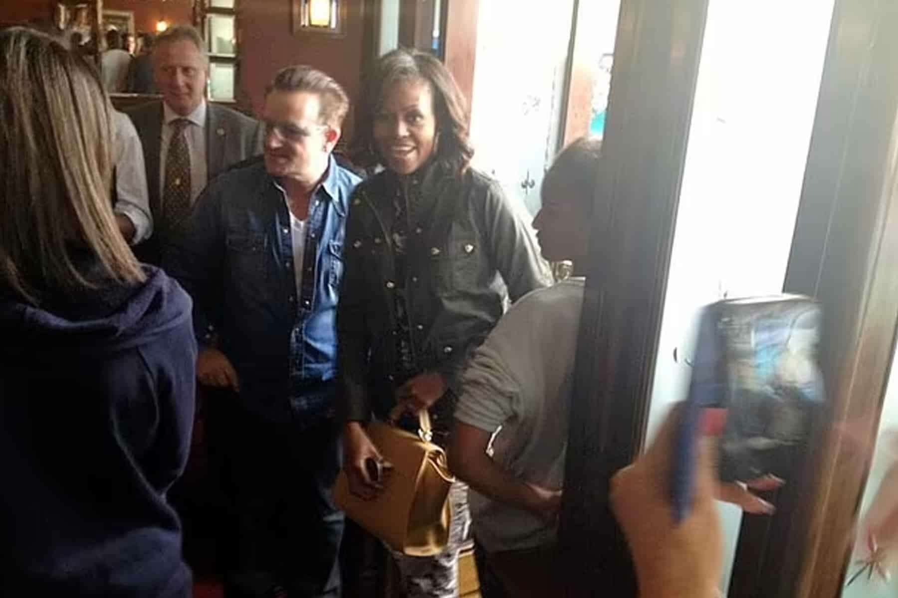 نجم الروك الأمريكي بونو