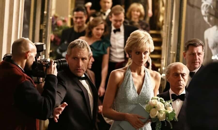 يتناول مسلسل "التاج"  قصة حياة الملكة الراحلة إليزابيث الثانية والعائلة الملكية،