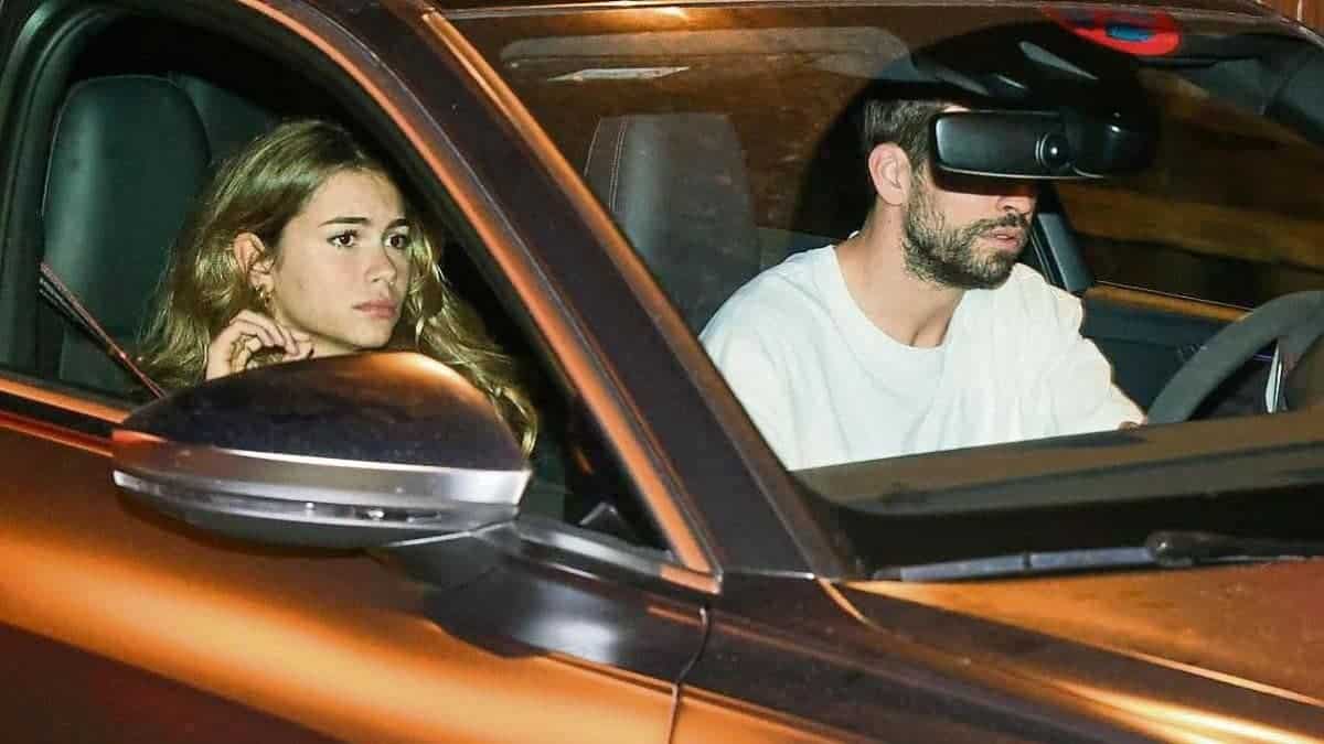 بيكيه وعشيقته في صور صادمة .. غير قادرة على النظر الى وجهه! (شاهد) بيكيه وعشيقته كلارا شيا مارتي watanserb.com