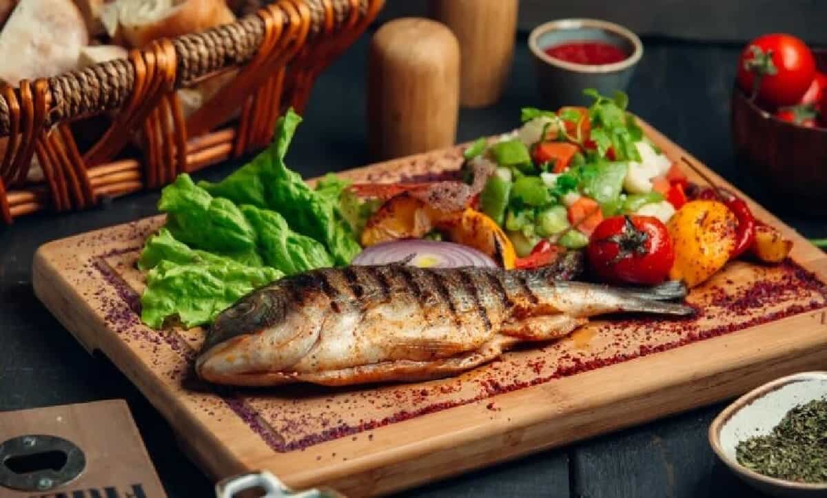 أفضل بديل؛ هي الأسماك ذات اللحم الأبيض مثل سمك الهلبوت