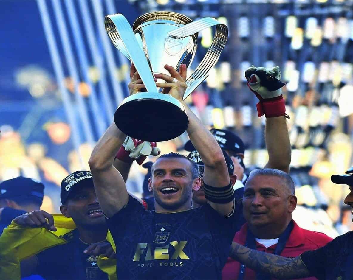 غاريث بيل يُتوج بلقب الدوري الأمريكي مع لوس أنجلوس (شاهد) احتفال غاريث بلقب الدوري الأمريكي الممتاز لكرة القدم watanserb.com