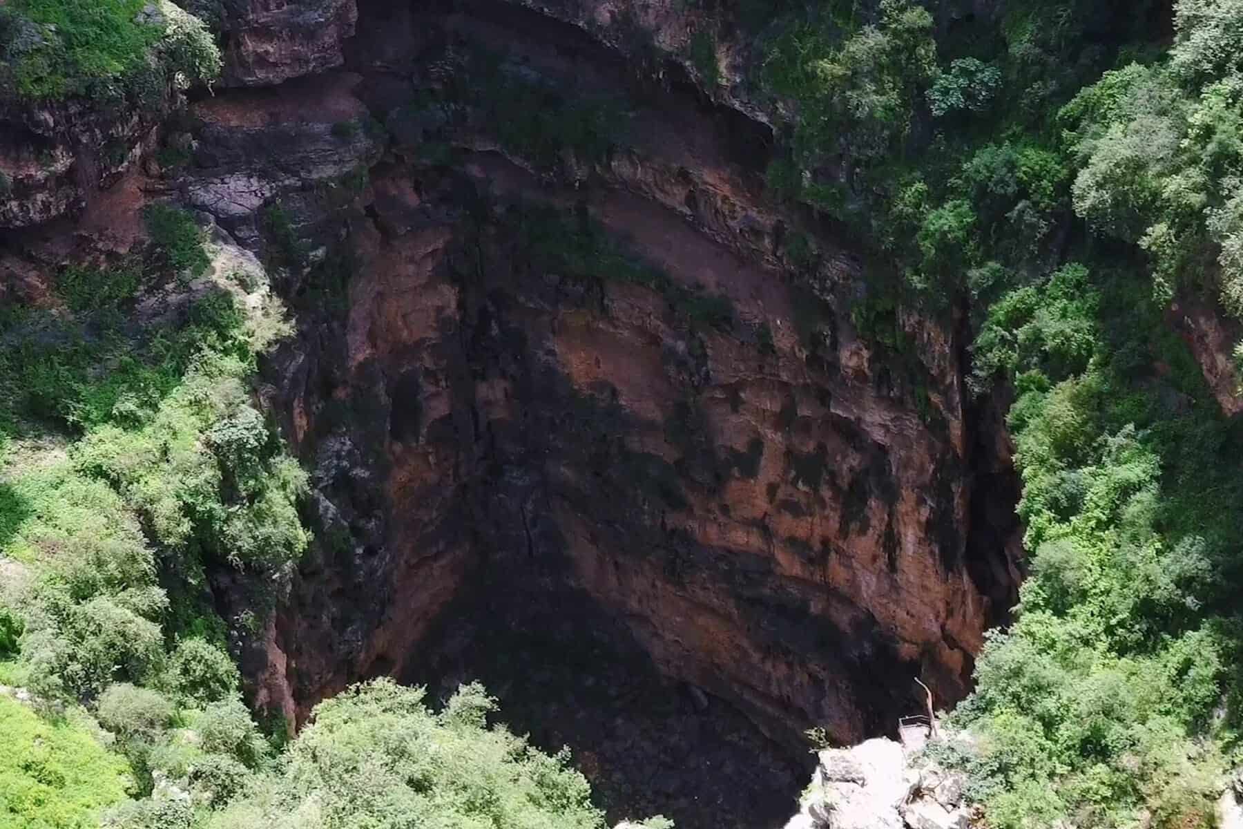 حفرة إذابة عميقة watanserb.com