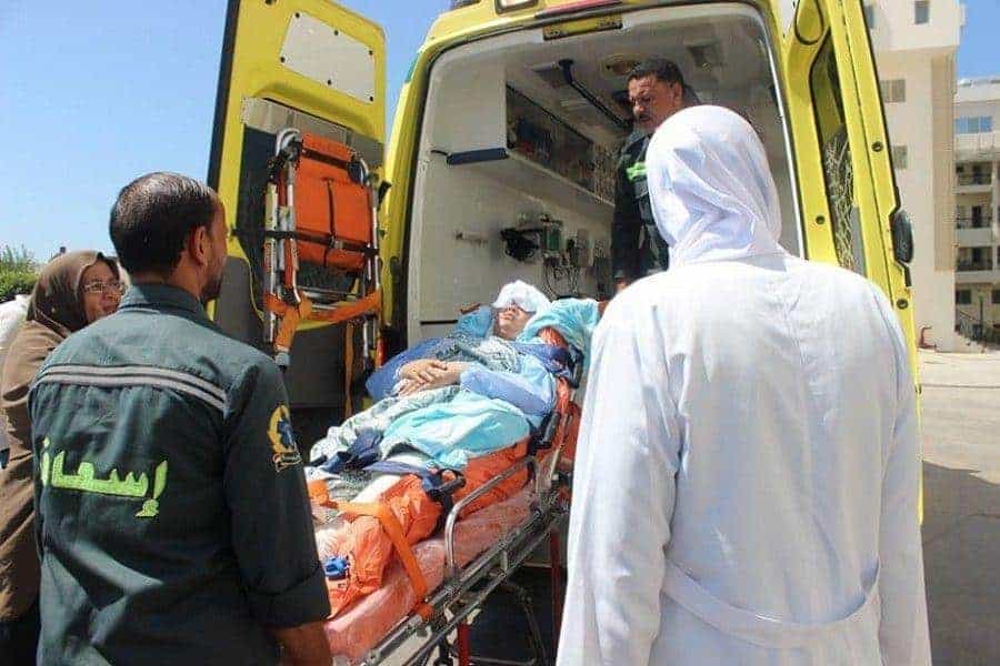 سيخ اخترقه ومر بين قلبه ورئتيه.. معجزة تنجي مصريا من موت محقق (شاهد) عامل مصري يخترق سيخ جسده watanserb.com