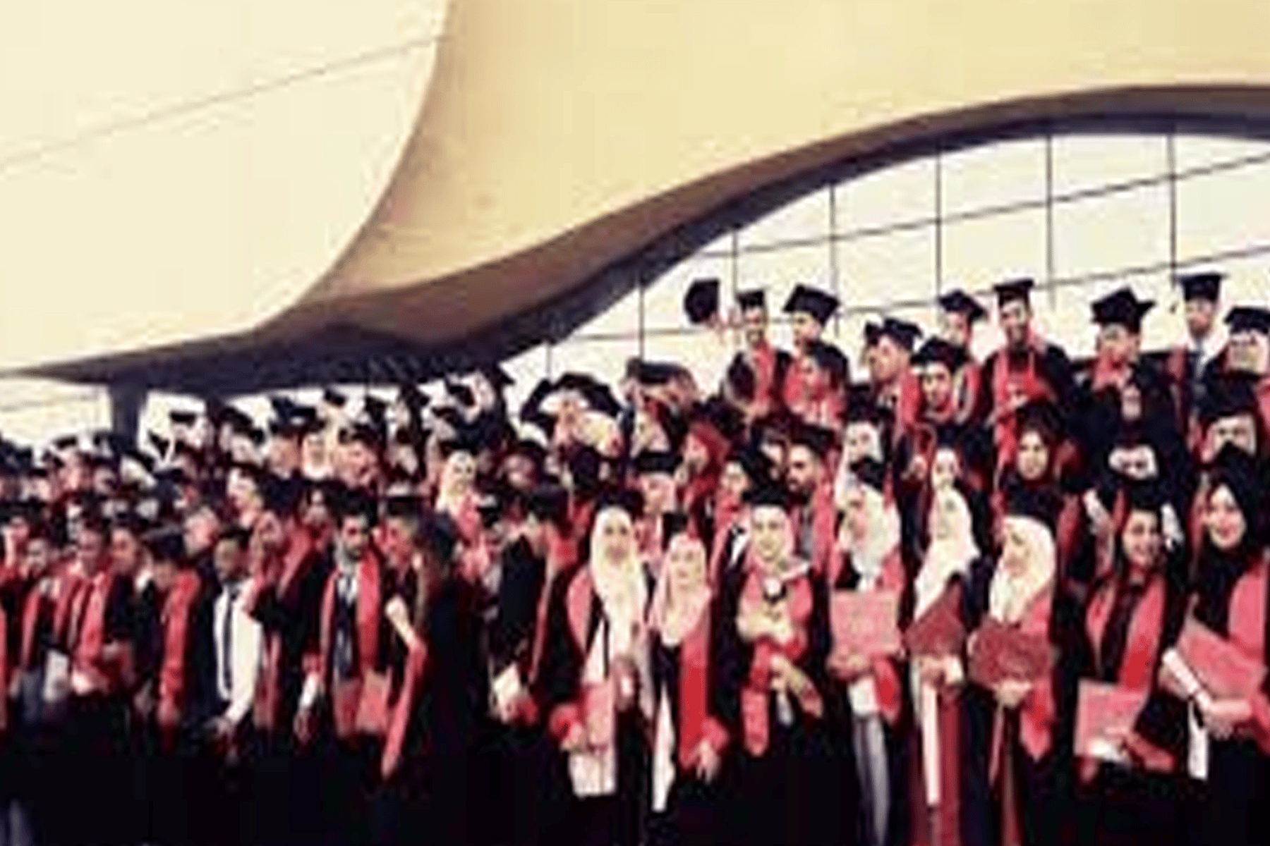 قَسَم تخرج طلاب كلية الطب بجامعة سعد دحلب يثير غضب الجزائريين والوزير يتدخل (شاهد) كلية الطب بجامعة سعد دحلب watanserb.com