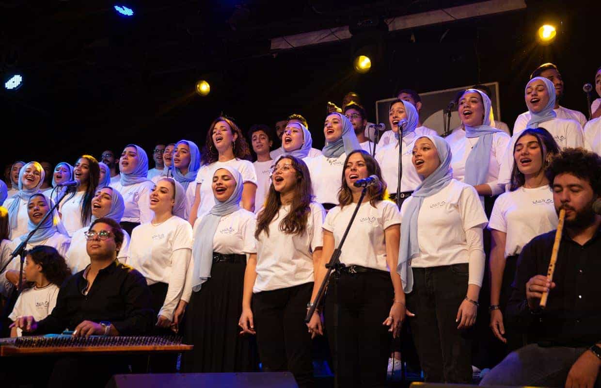 كورال روح الشرق تضيء سماء قطر بأداء مميز لأغنية كأس العالم ارحبو باللهجة المصرية فرقة كورال روح الشرق في قطر watanserb.com