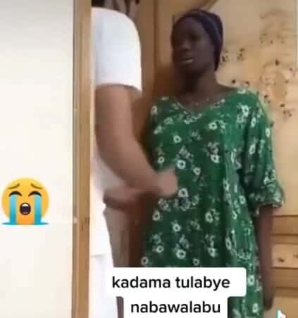 سعودي يتحرش جنسيا بالخادمة في غياب أهله.. فُضح على الملأ (فيديو) التحرش بعاملة أجنبية منزلية watanserb.com