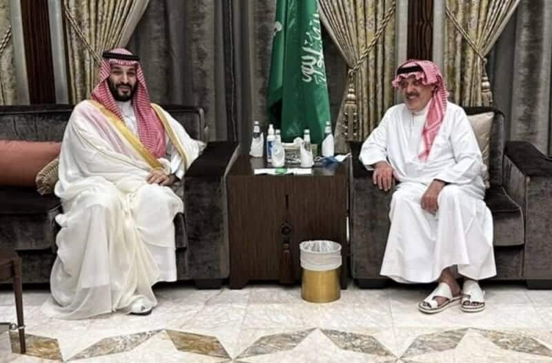 متعب بن عبدالله يتحدث عن تعزية “ابن سلمان” له بوفاة والدته..ماذا قال؟ (شاهد) محمد بن سلمان يعزي في وفاة والدة الأمير متعب بن عبدالله watanserb.com