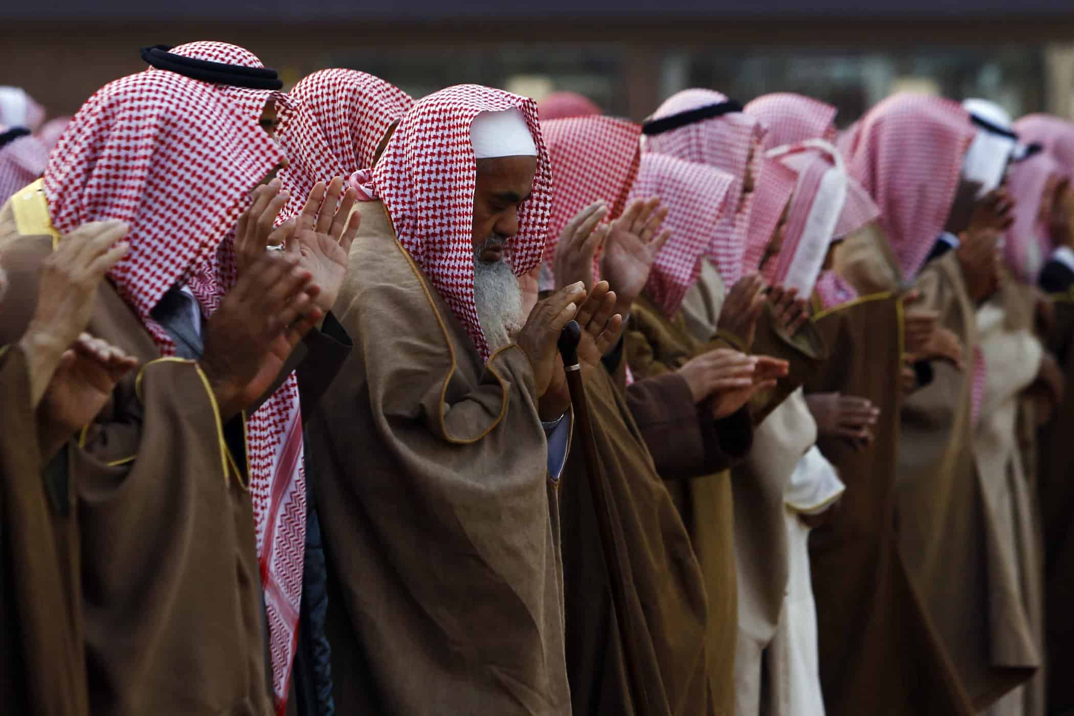 “مخالفات مكبرات المساجد” تثير غضب السعوديين.. ما علاقة هيفاء وهبي؟ مخالفات استخدام مكبرات الصوت في المساجد watanserb.com