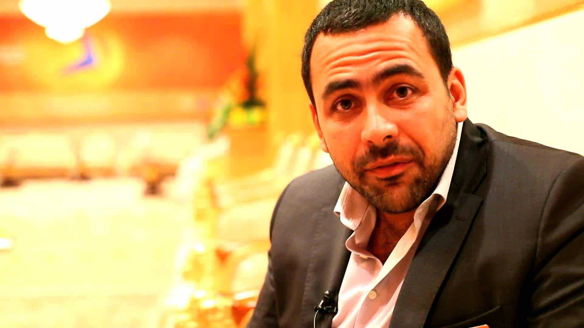 مهزلة 15 سبتمبر تتكرر من جديد.. ماذا قال يوسف الحسيني عن سعر الدولار؟ يوسف الحسيني watanserb.com