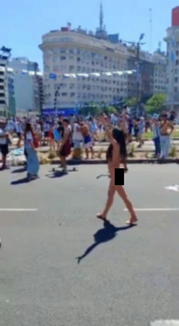 ارجنتينية عارية في شوارع أرجنتين