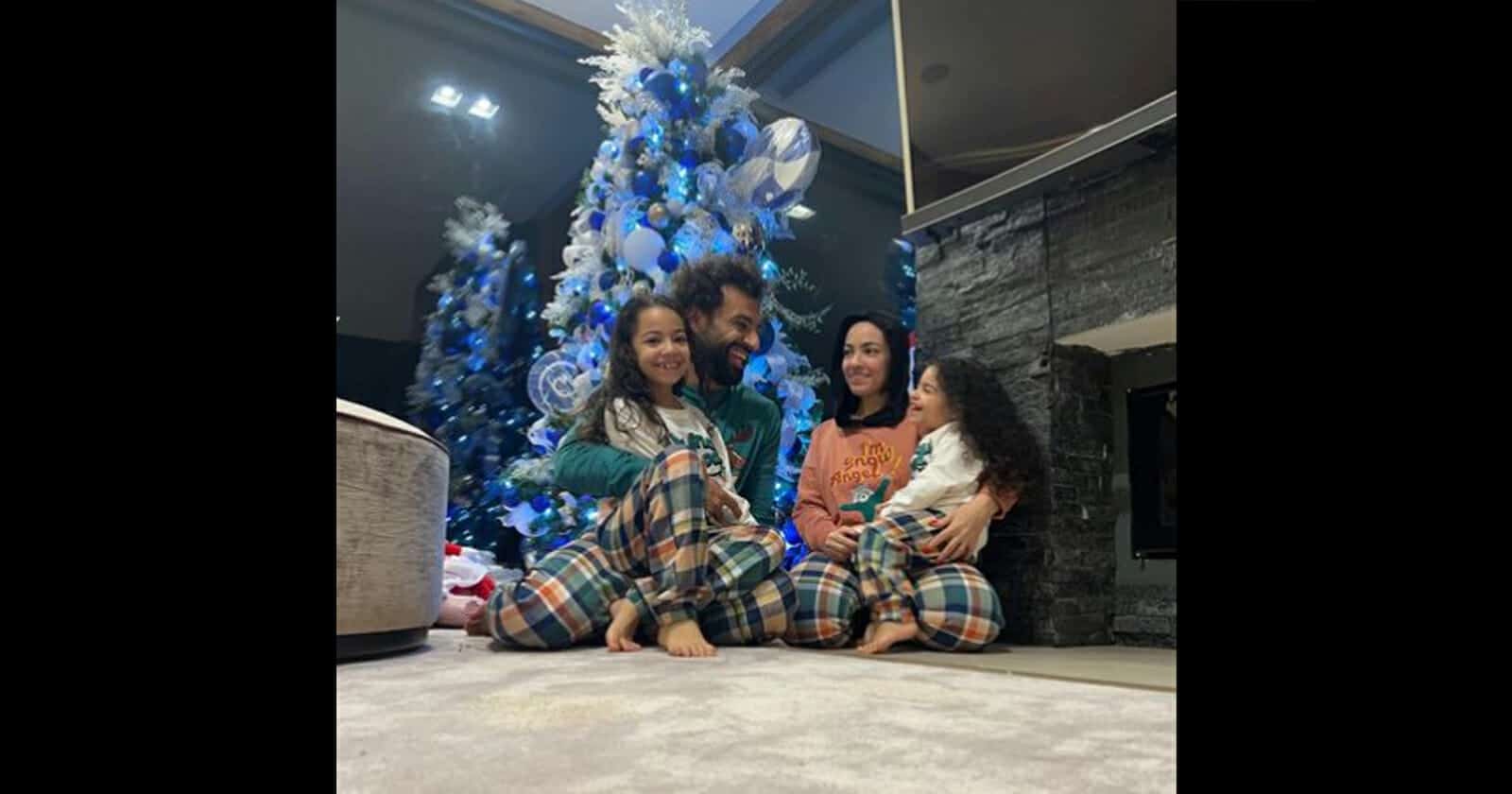 زوجة محمد صلاح وابنتيه