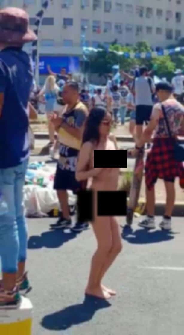 ارجنتينية عارية في شوارع أرجنتين