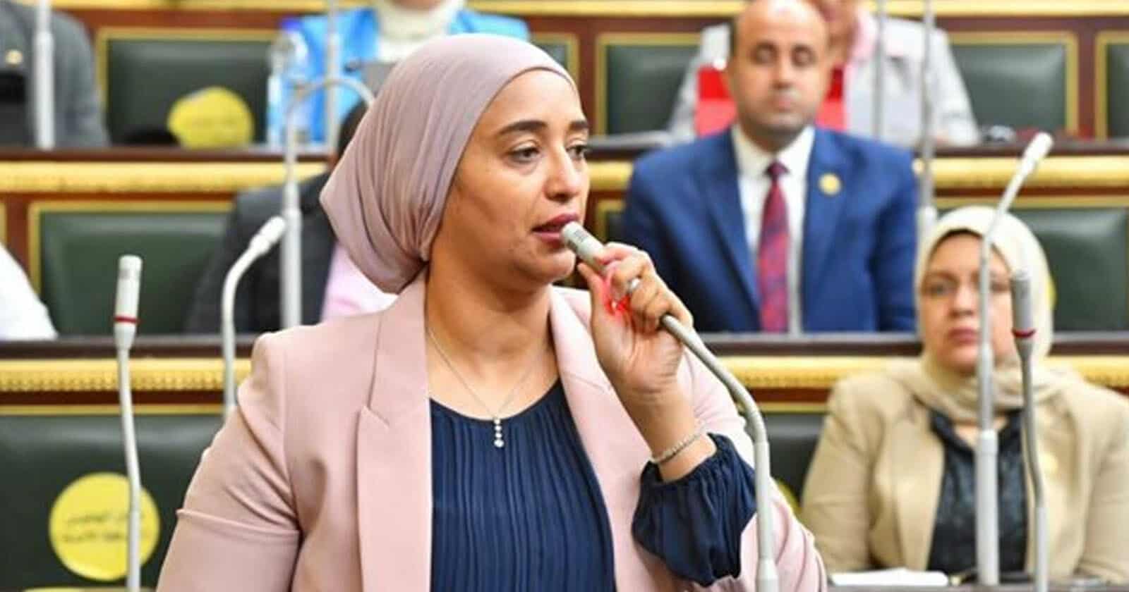 نائبة مصرية تفجر مفاجأة بشأن تعويم مرتقب والسعر الجديد للدولار نائبة مصرية و تعويم الدولار watanserb.com