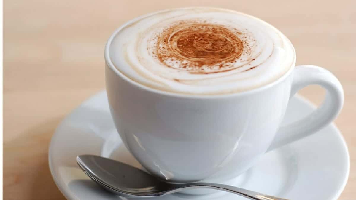 الحليب، وخاصة حليب البقر، ليس أفضل حليف لنا عند مزجه مع القهوة
