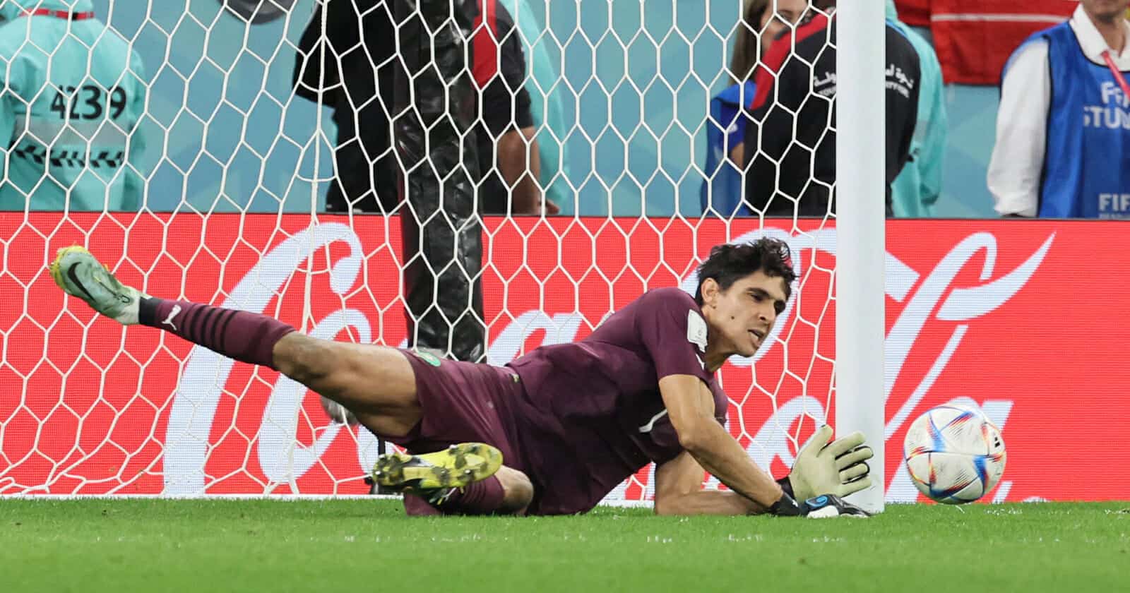 “بونو” صانع الفرحة العربية.. سد المغرب المرعب ومروض ثيران إسبانيا بونو صانع الفرحة العربية watanserb.com