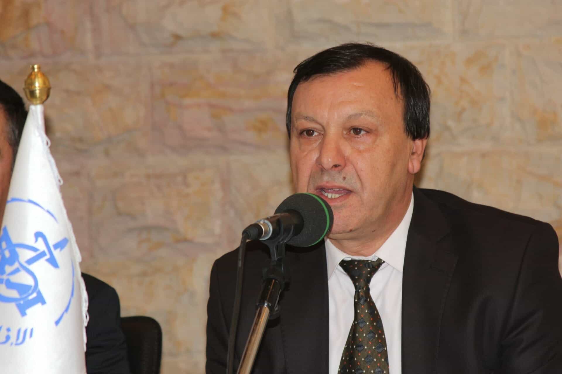 عراك تويتري وإقالة مدير التلفزيون الجزائري واعتقال جنود.. والسبب إنجاز أسود الأطلس إقالة الجزائري شعبان لوناكل watanserb.com